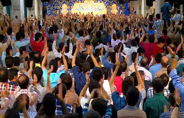 دست-زدن-در-مسجد-چه-حکمی-دارد